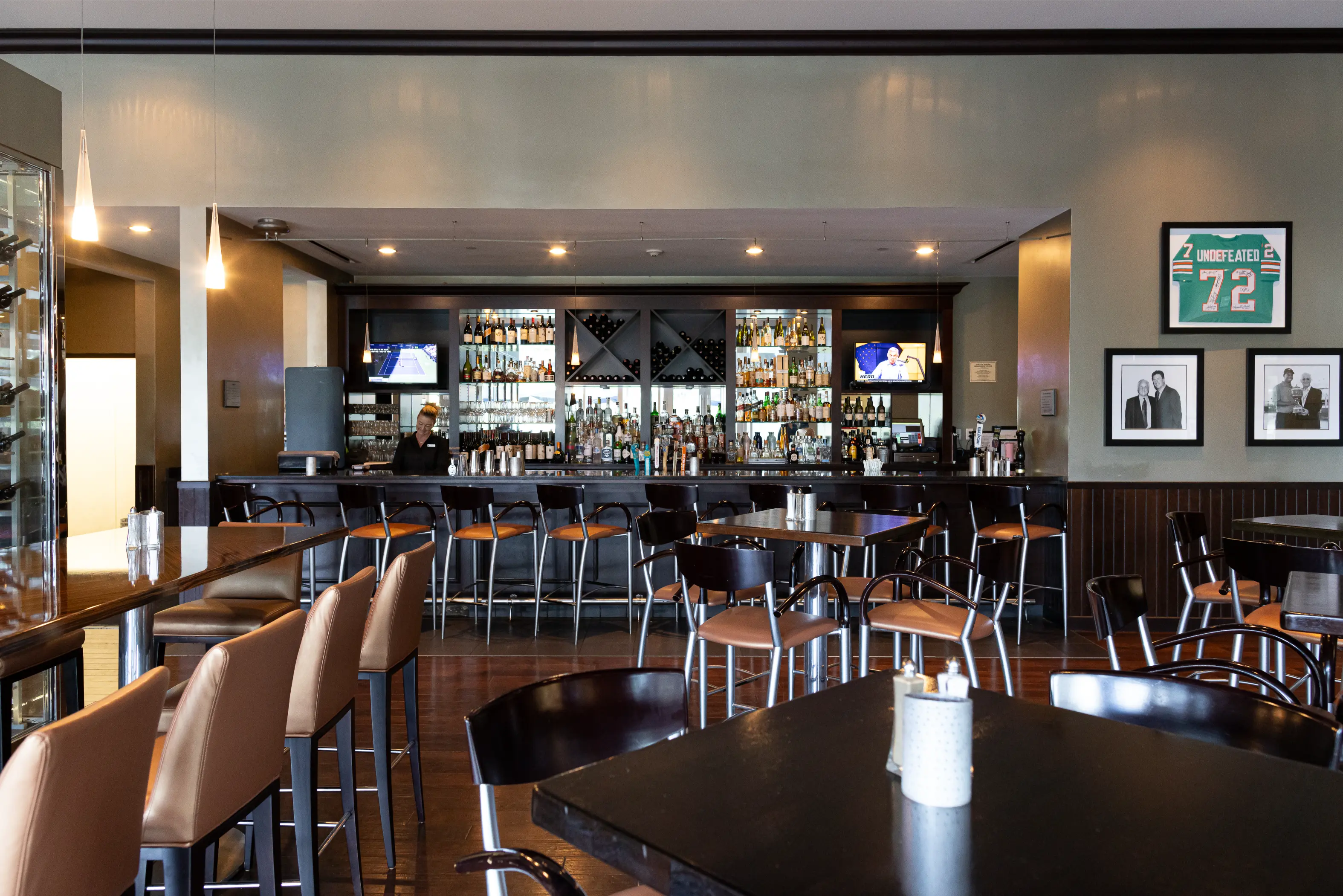 347 Grille - 347G LM Photography Dining Room 8